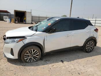  Salvage Nissan Kicks