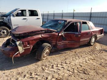  Salvage Lincoln Towncar