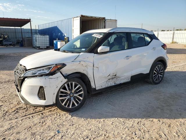  Salvage Nissan Kicks