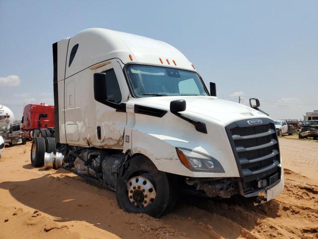  Salvage Freightliner Cascadia 1