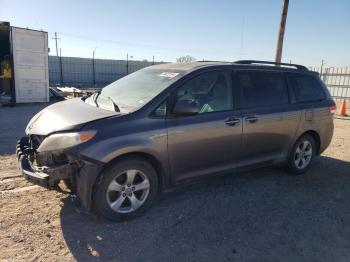  Salvage Toyota Sienna