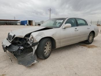  Salvage Lincoln Towncar