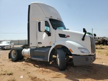 Salvage Peterbilt 579