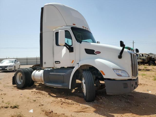  Salvage Peterbilt 579