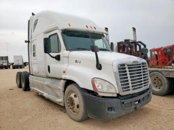  Salvage Freightliner Cascadia 1