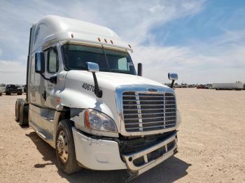  Salvage Freightliner Cascadia 1