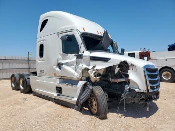  Salvage Freightliner Cascadia 1