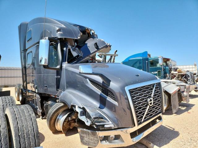  Salvage Volvo Vn
