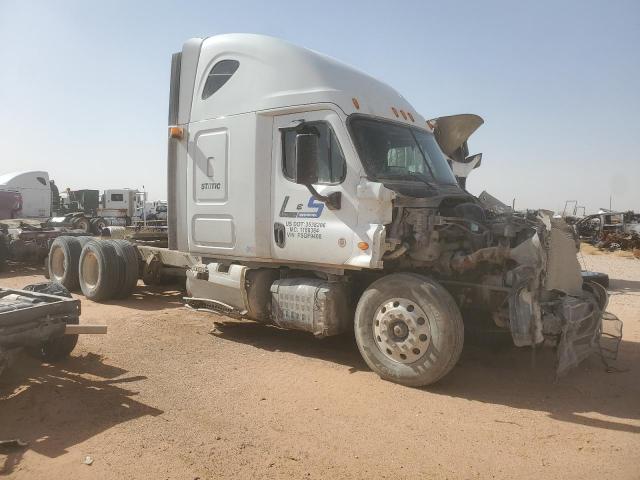  Salvage Freightliner Cascadia 1
