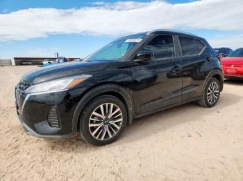  Salvage Nissan Kicks