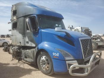  Salvage Volvo Vn