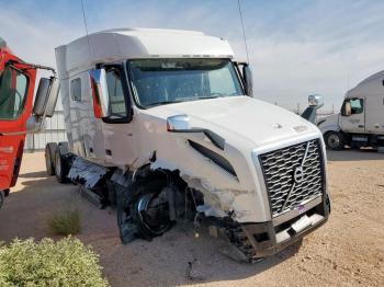  Salvage Volvo Vnl
