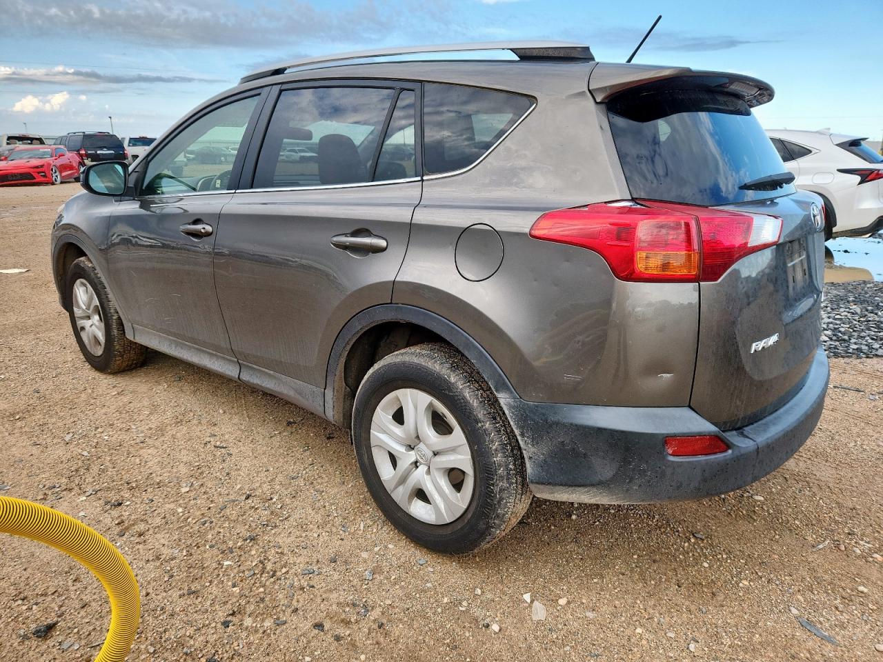 Toyota RAV4 Le Image 3