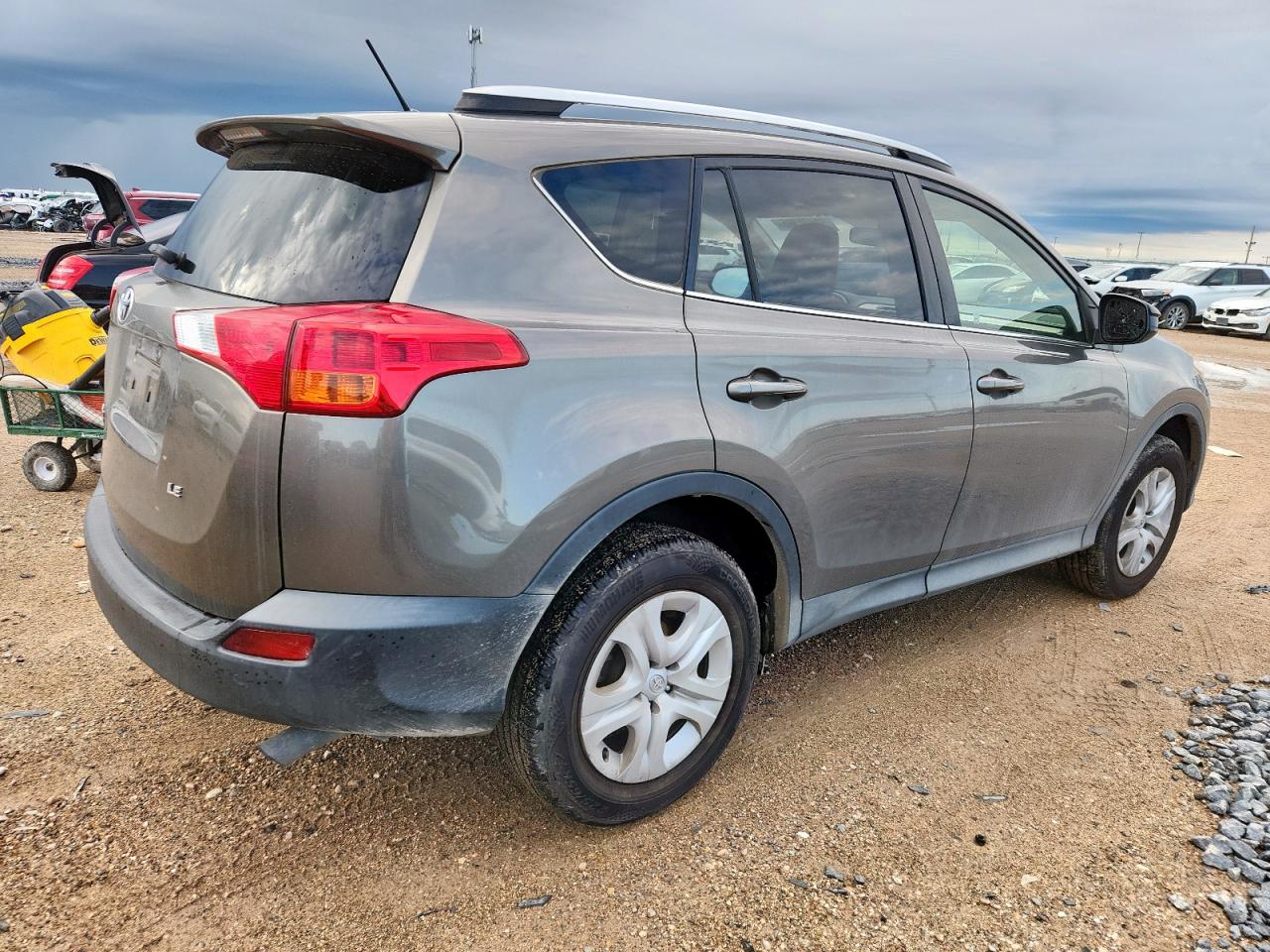 Toyota RAV4 Le Image 5