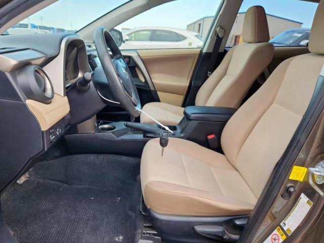 Toyota RAV4 Le Image 7