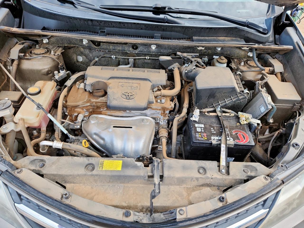 Toyota RAV4 Le Image 4