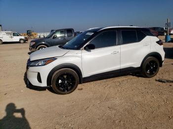  Salvage Nissan Kicks