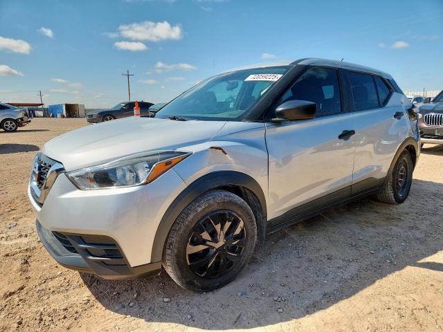  Salvage Nissan Kicks