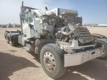  Salvage Mack 700 Gu700