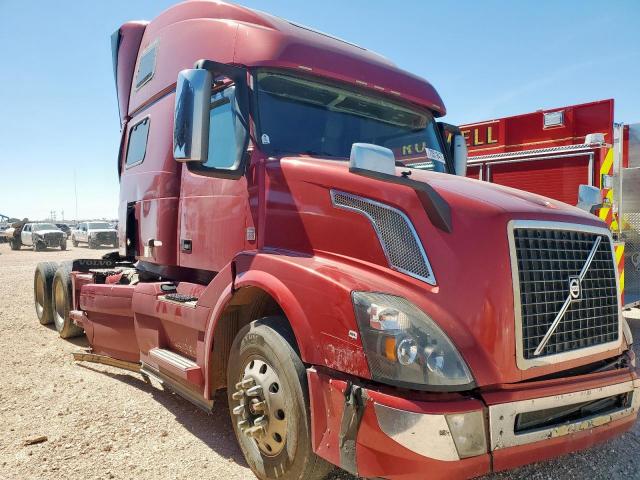  Salvage Volvo Vnl