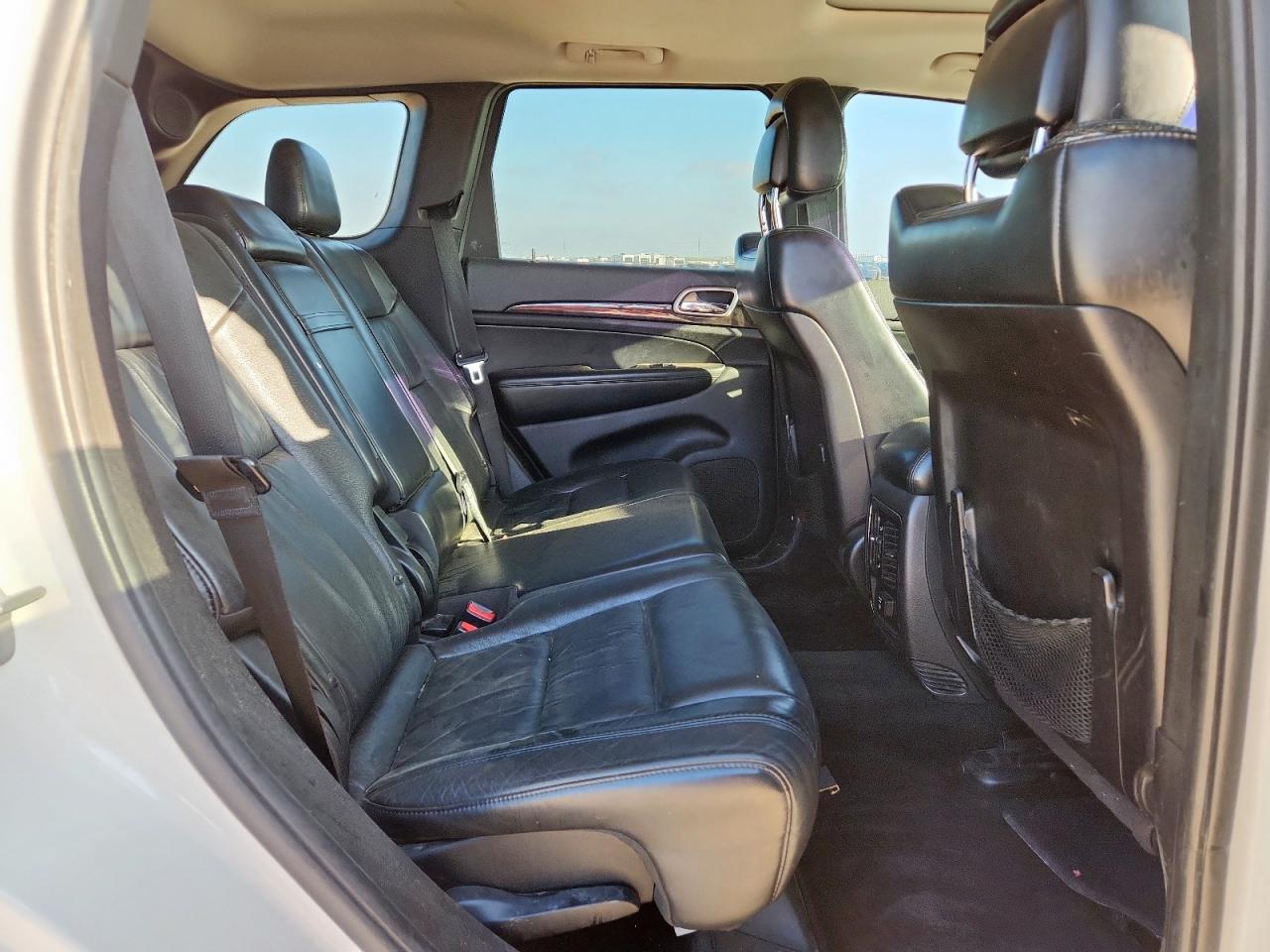 Jeep Grand Cherokee Laredo Image 4