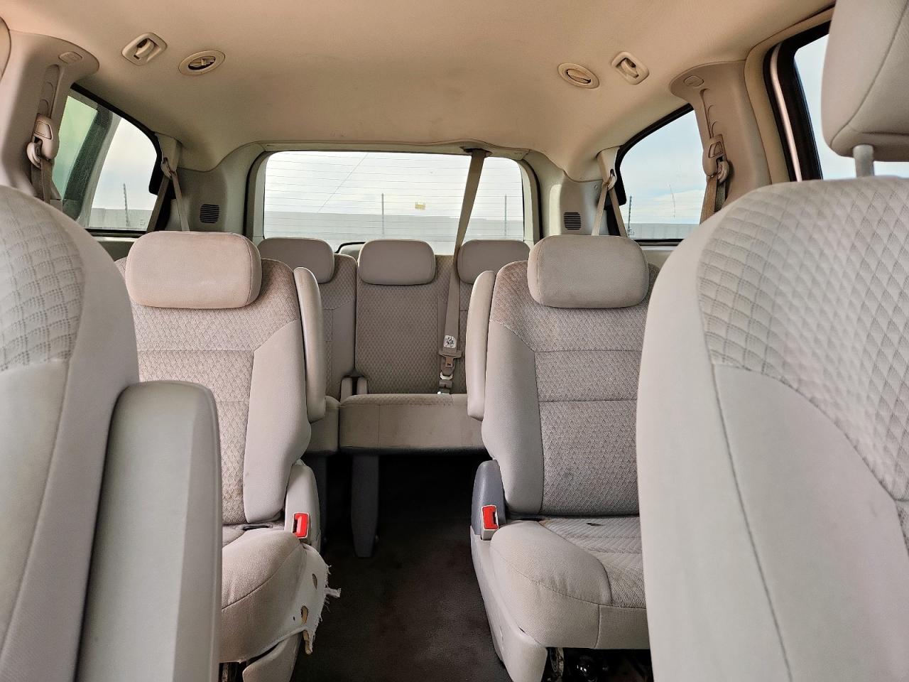 Chrysler Minivan Lx Image 13