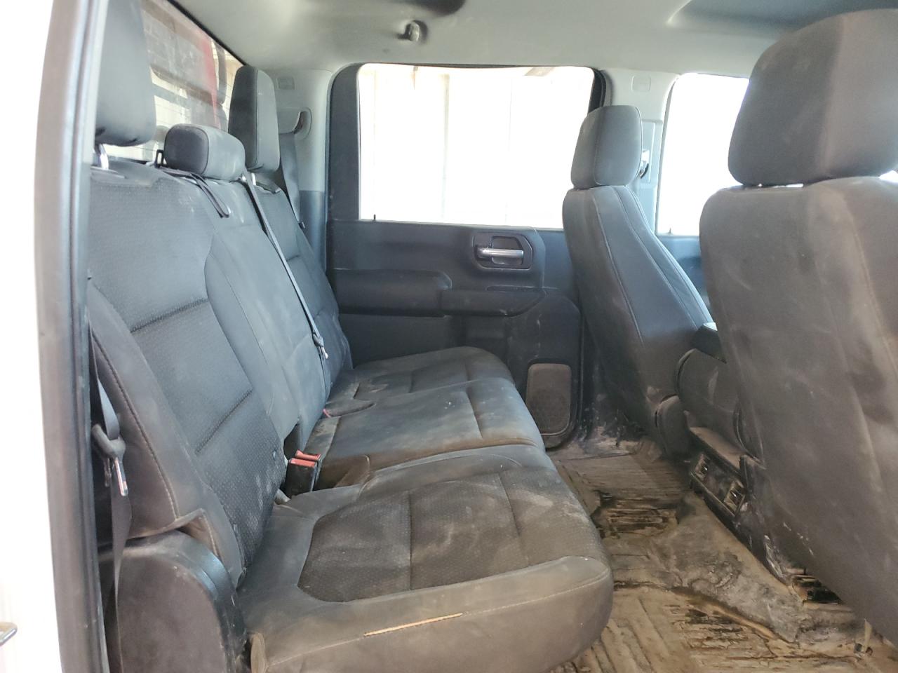 Chevrolet Silverado K3500 Image 8