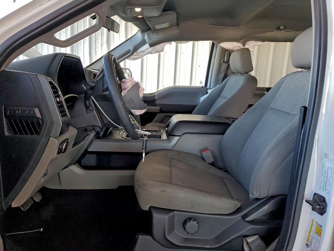 Ford F-150 Supercrew Image 5