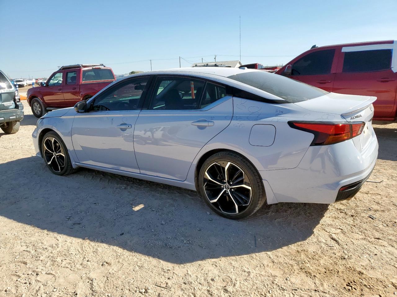 Nissan Altima Sr Image 9