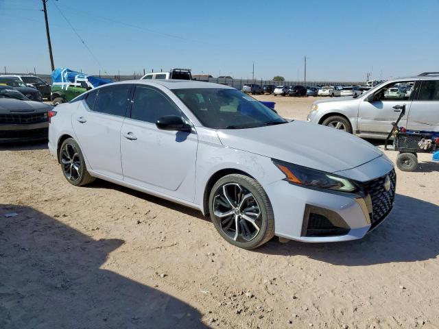 Nissan Altima Sr Image 4