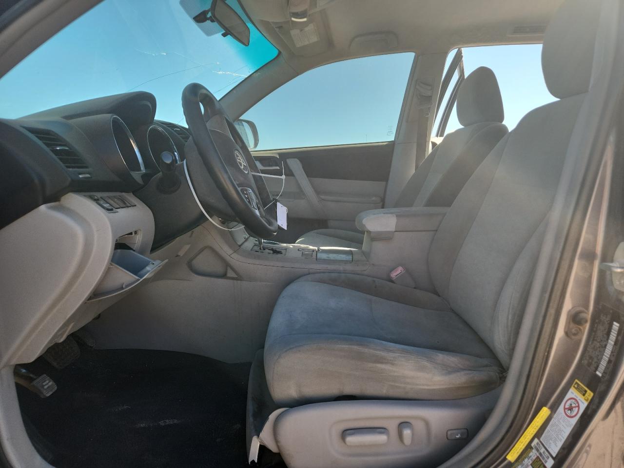 Toyota Highlander Base Image 2
