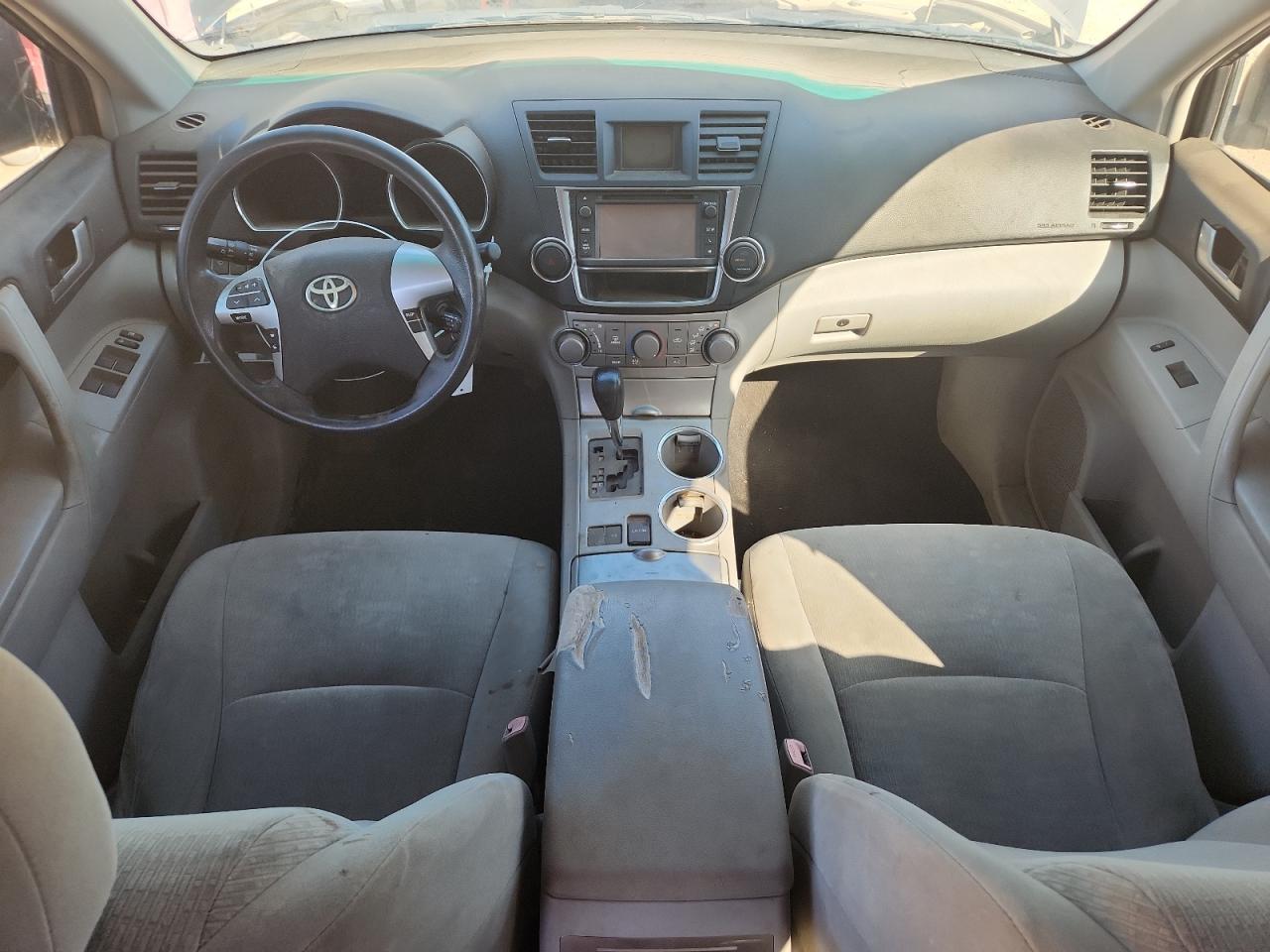Toyota Highlander Base Image 4