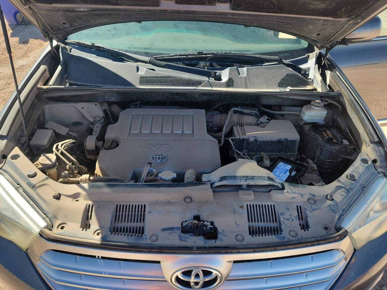 Toyota Highlander Base Image 11