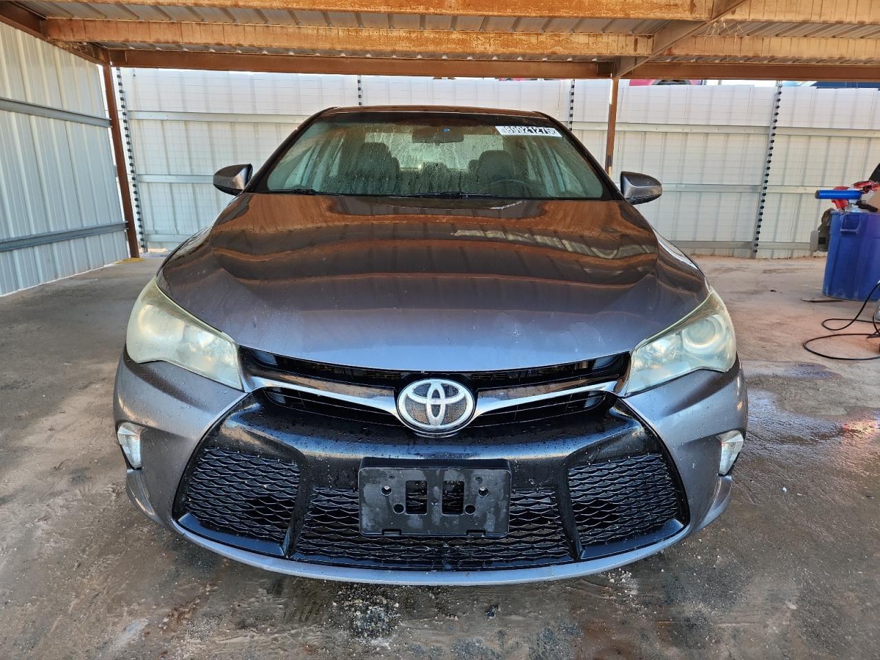 Toyota Camry Le Image 7