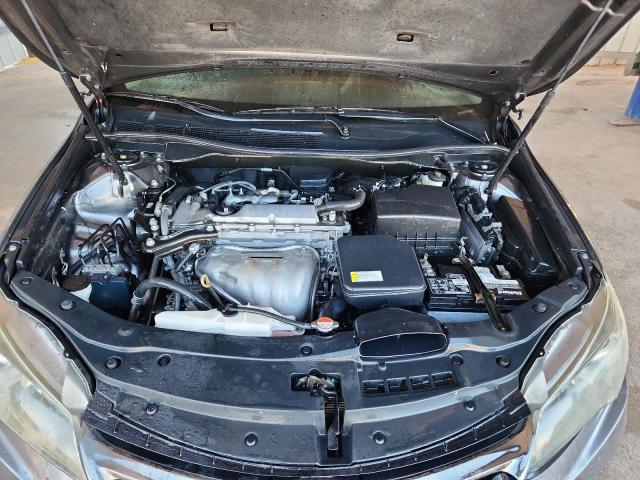 Toyota Camry Le Image 4