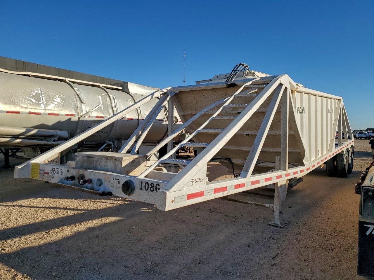 Semi Trailer Image 3