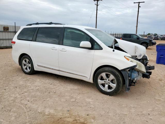 Toyota Sienna Le Image 4