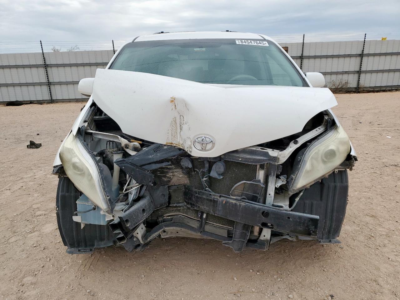 Toyota Sienna Le Image 14