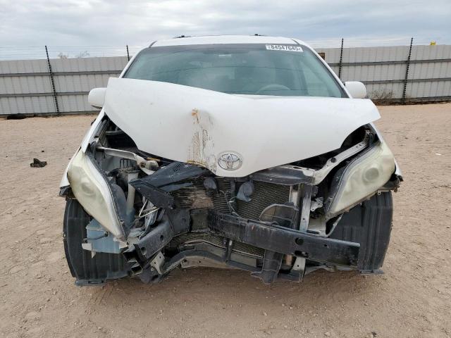 Toyota Sienna Le Image 14