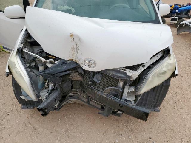 Toyota Sienna Le Image 11