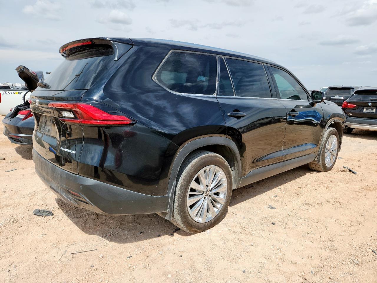 Toyota Grand High Xle Image 13