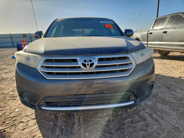 Toyota Highlander Base Image 3