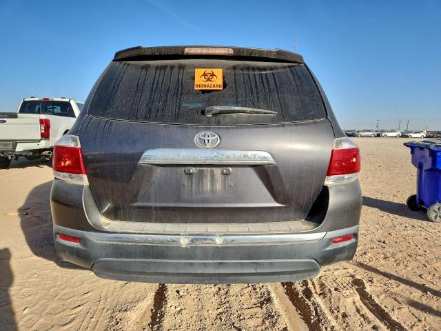 Toyota Highlander Base Image 11