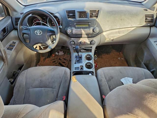 Toyota Highlander Base Image 12
