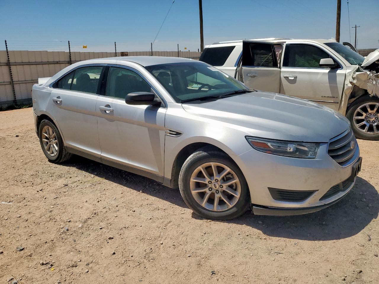 Ford Taurus Se Image 4