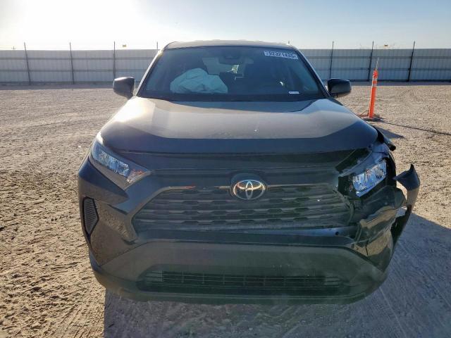 Toyota RAV4 Le Image 2