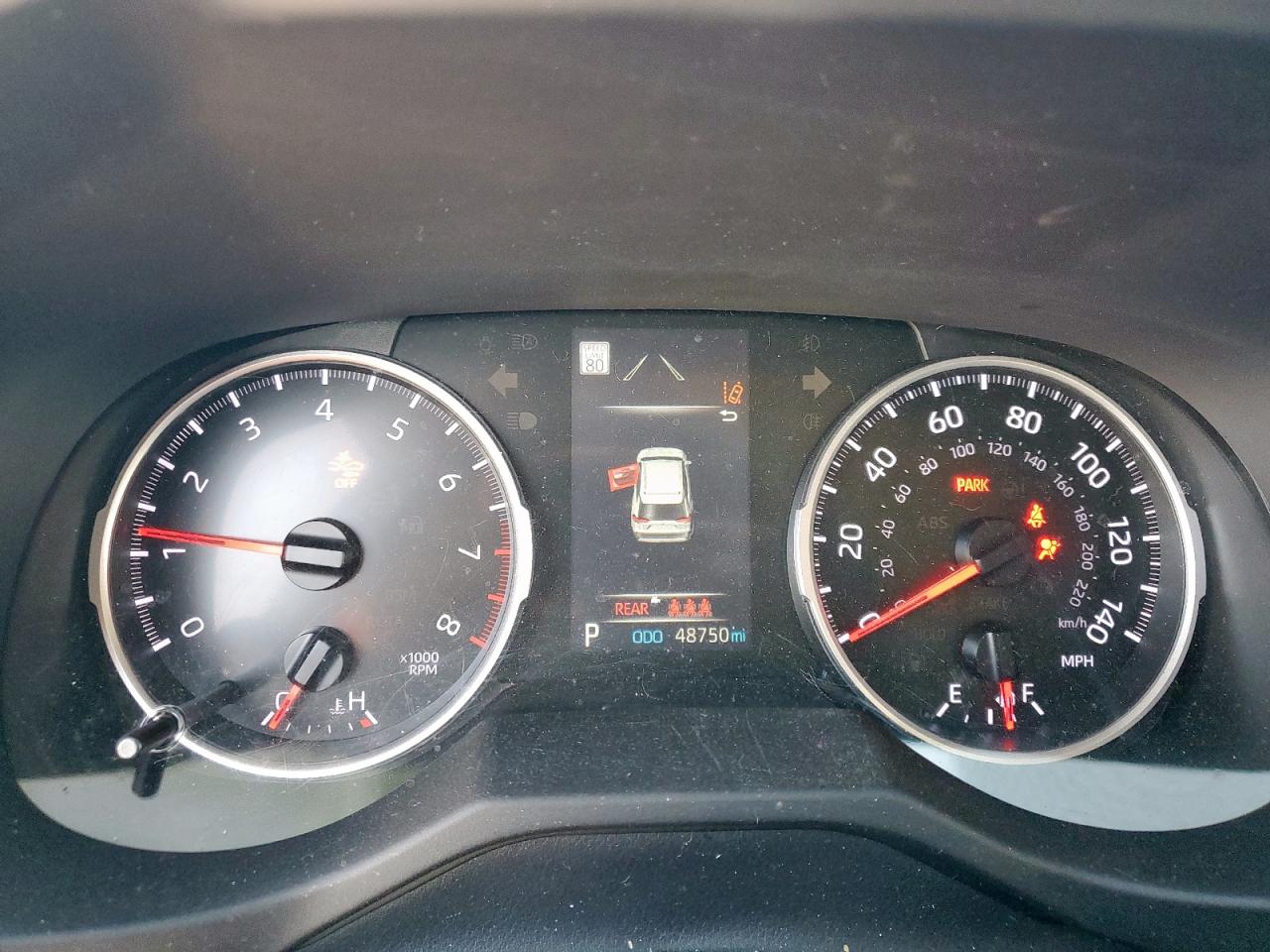 Toyota RAV4 Le Image 7