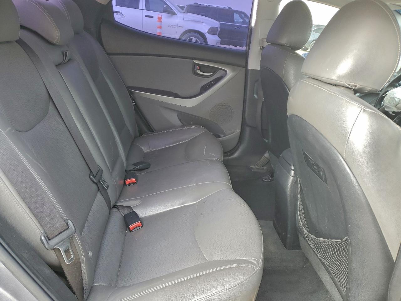 Hyundai ELANTRA Gls Image 4