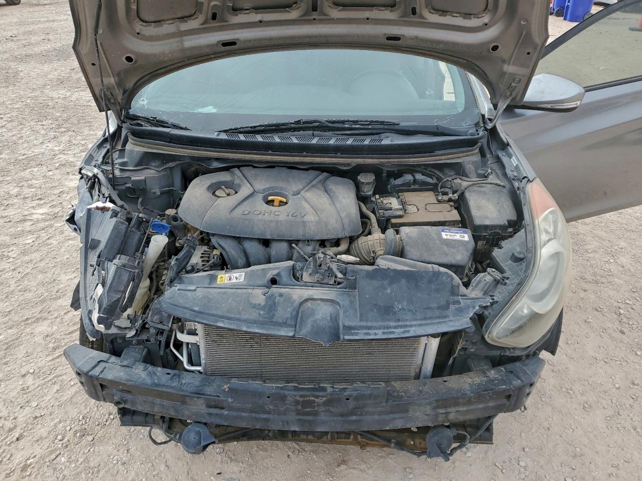 Hyundai ELANTRA Gls Image 13