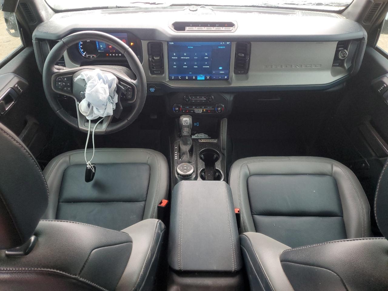 Ford Bronco Outer Banks Image 8